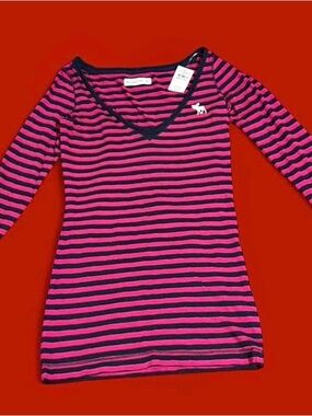 Y2K Abercrombie & Fitch Hot Pink and Black Striped V-Neck Top